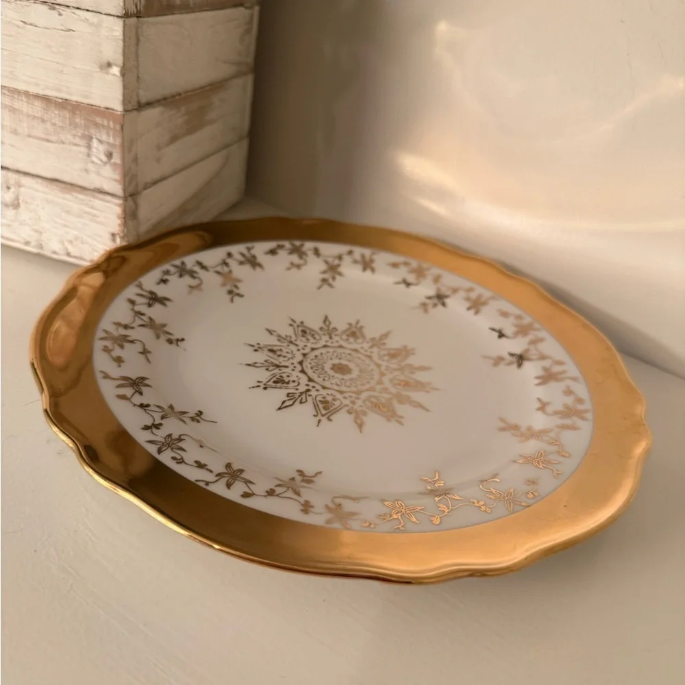 K&A Krautheim Selb Bavaria German Porcelain Lunch, Dessert,Salad Plate Scalloped